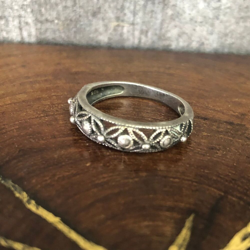 Vintage Sterling Silver Flower Ring Size 8 1/4 Floral Band